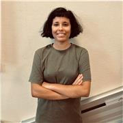 Técnica de animación de actividades físico deportivas por la Junta de Andalucía, profesora de educación física con alto dominio de inglés avanzado C1.